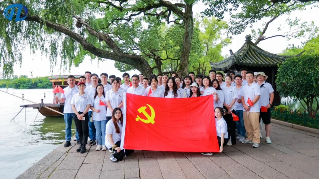 http://static2.xunxiang.site/uploads/sites/1433/2023/07/61a5b4bdba34b023a3de509b165aa4cc.jpg